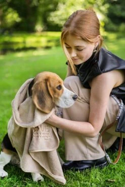 Pepets© – Hondenhanddoek – Extra Grote Honden Handdoek – Microvezel Handdoek – Handdoek Hond – Hondendeken – Droogdoek Hond – Dierendeken – Absorberend – 140*70CM – Beige